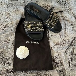 CHANEL Women's Navy and Gold Chain Sandals